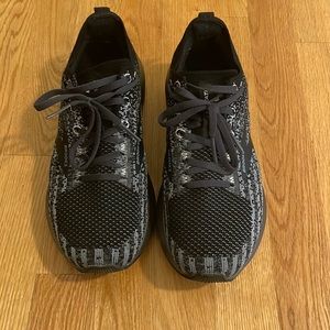 brooks Energize Neutral Launch Size 9 Women Gray/black Sneakers